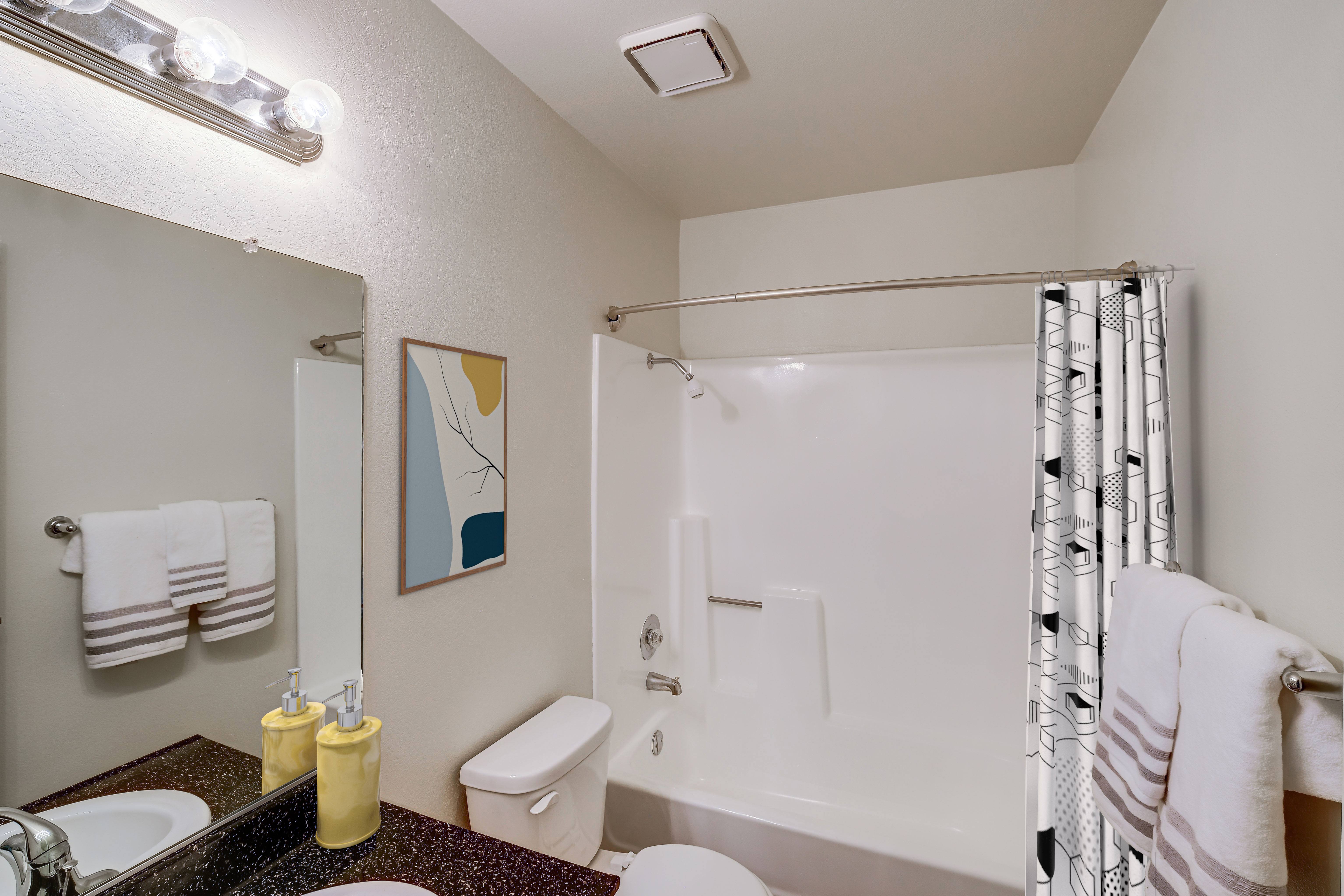1BR/1BA Apartment on Pine Street · Martinez photo 4